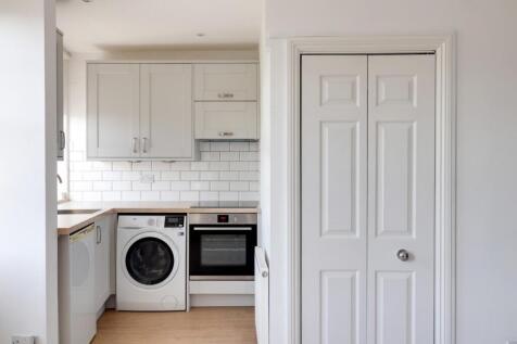 Kitchen (4).jpg