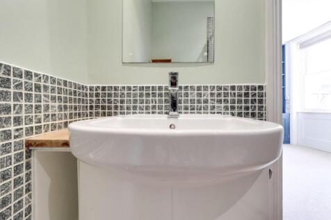 Bathroom (4).jpg