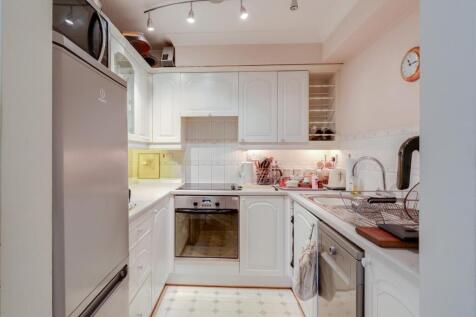 Kitchen (2).jpg