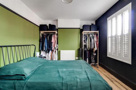 Bedroom 1 (4).jpg