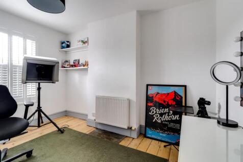 Bedroom 2 (1).jpg