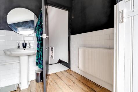 Bathroom (6).jpg