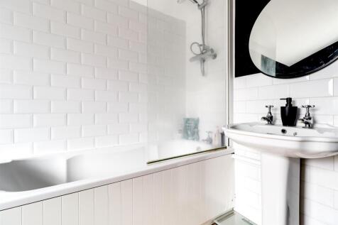 Bathroom (1).jpg