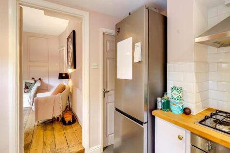 Kitchen (9).jpg
