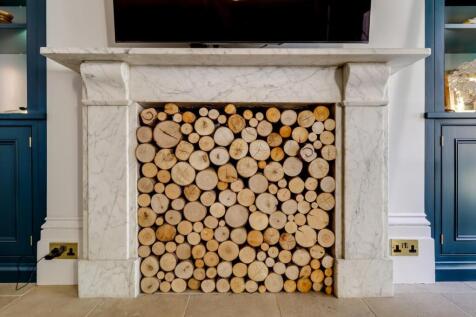 Living Room (8).jpg