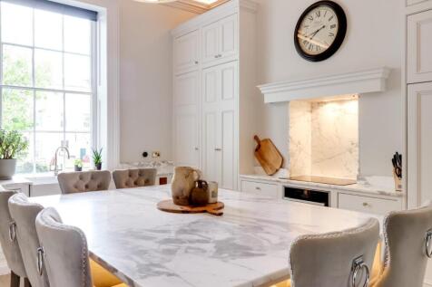 Kitchen (2).jpg