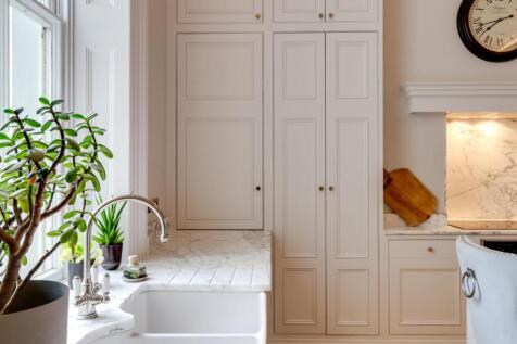 Kitchen (9).jpg