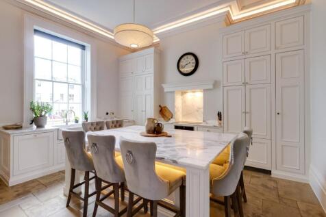 Kitchen (3).jpg