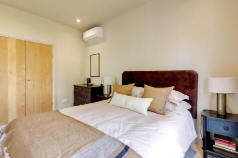 Bedroom One (3).jpg