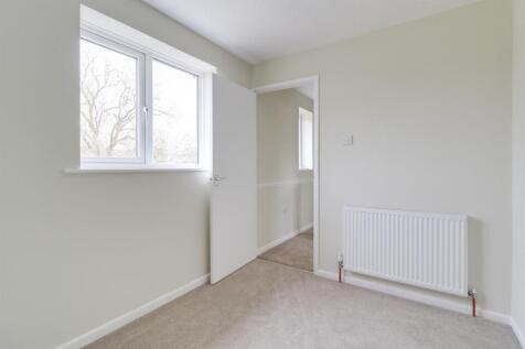 Bedroom 1 (2).jpg