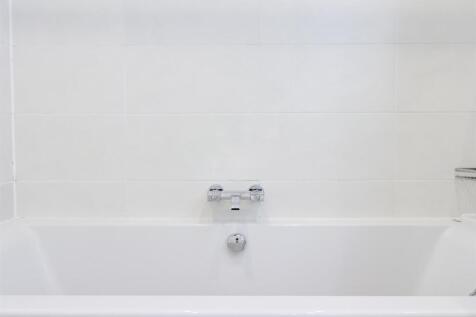 Bathroom (3).jpg