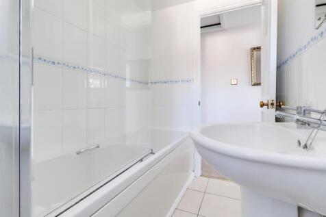 Bathroom (4).jpg