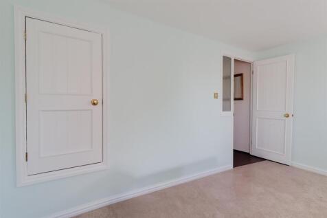 Bedroom 2 (2).jpg