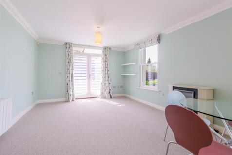 Living Room a.jpg
