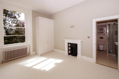 Bedroom 1b.jpg