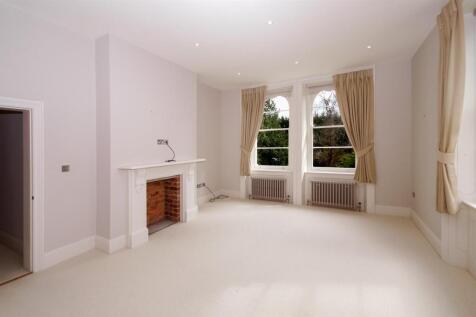 Living Room a.jpg