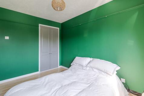 Bedroom (3).jpg