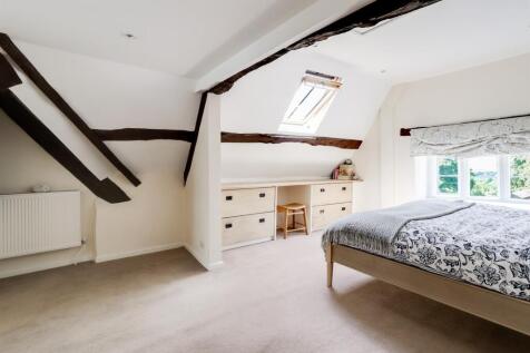 Bedroom One (2).jpg