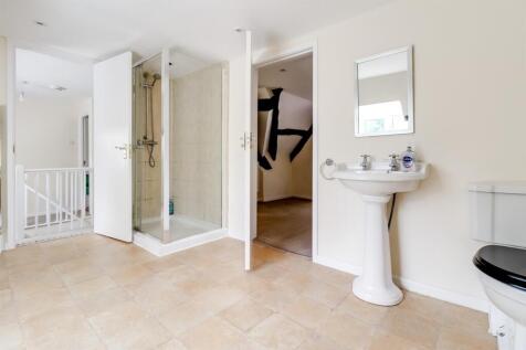 Bedroom One Ensuite (4).jpg