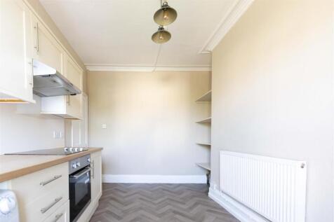 Kitchen b.jpg