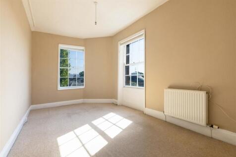 Bedroom 1a.jpg