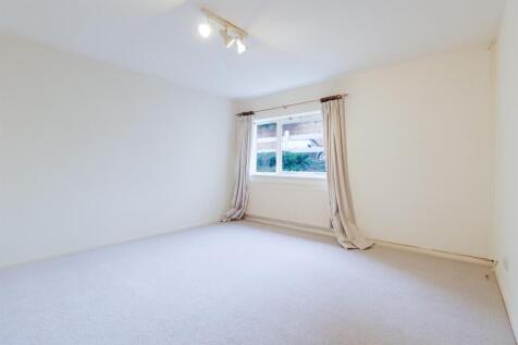 Bedroom 1a.jpg
