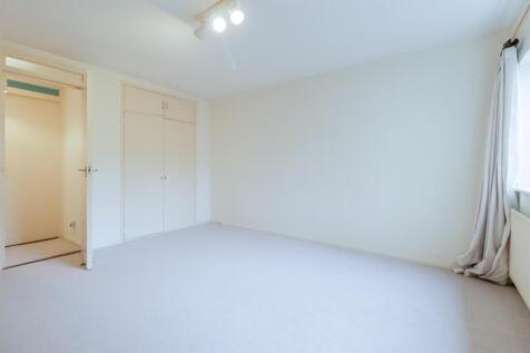 Bedroom 1b.jpg