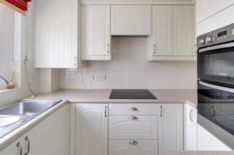 Kitchen (2).jpg