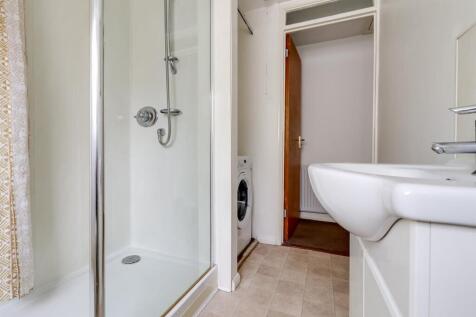 Bathroom (4).jpg