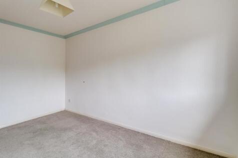 Bedroom 3 (3).jpg
