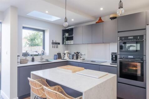Kitchen (2).jpg