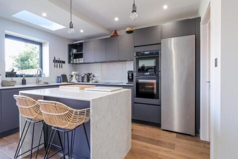 Kitchen (10).jpg