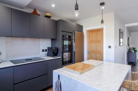 Kitchen (4).jpg