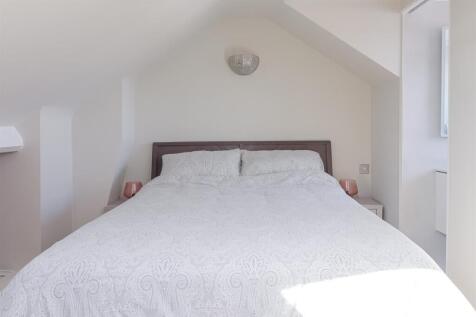 Bedroom 1 (1).jpg