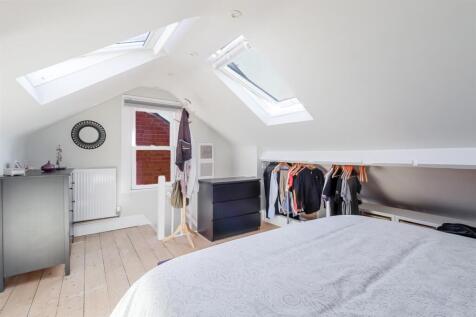 Bedroom 1 (6).jpg