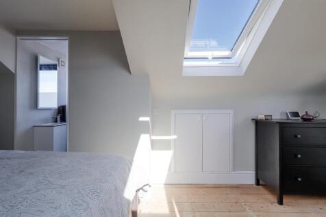 Bedroom 1 (7).jpg