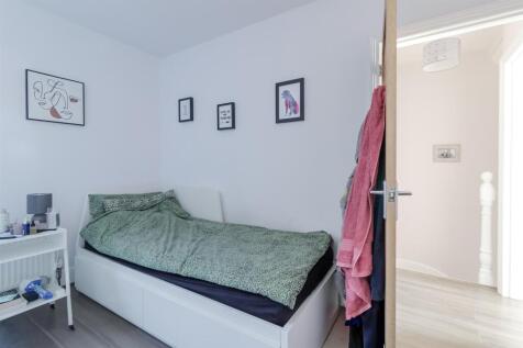 Bedroom 3 (2).jpg