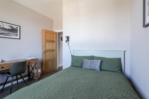 Bedroom 4 (4).jpg