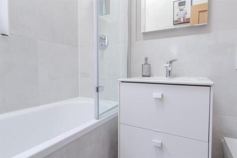 Bathroom (3).jpg
