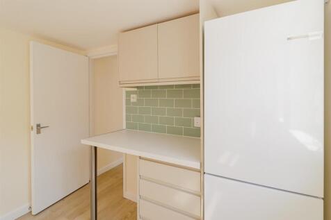 Kitchen (3).jpg