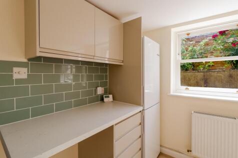 Kitchen (2).jpg