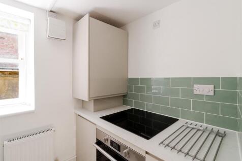 Kitchen Main (2).jpg