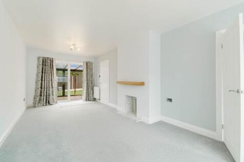 Living Room b.jpg