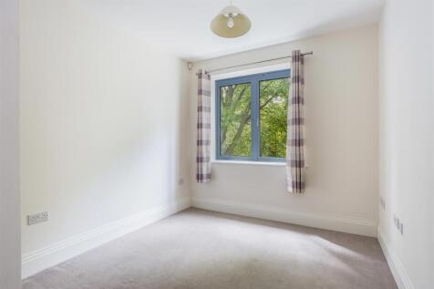 Bedroom 2a.jpg