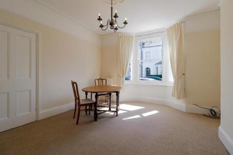 Living Room b.jpg