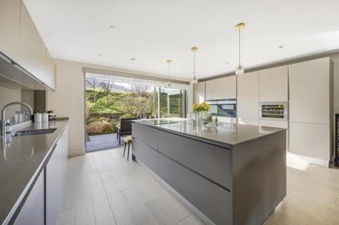 Kitchen.JPG