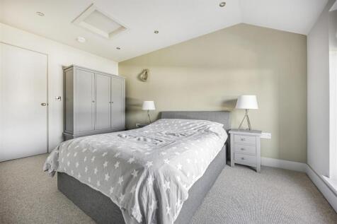 Bed 4.JPG