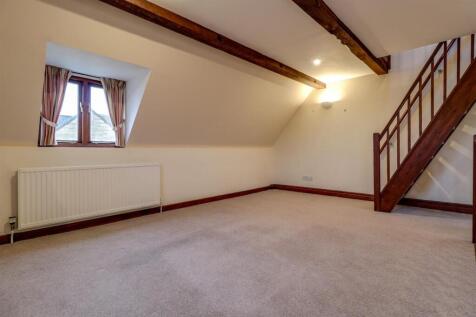 Living Room b.jpg