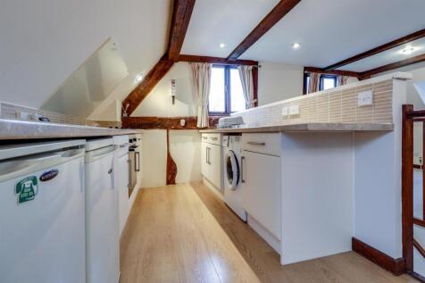 Kitchen b.jpg