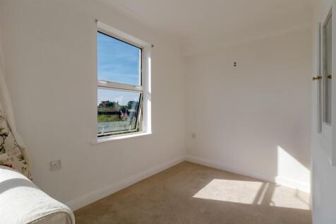 Living Room e.jpg